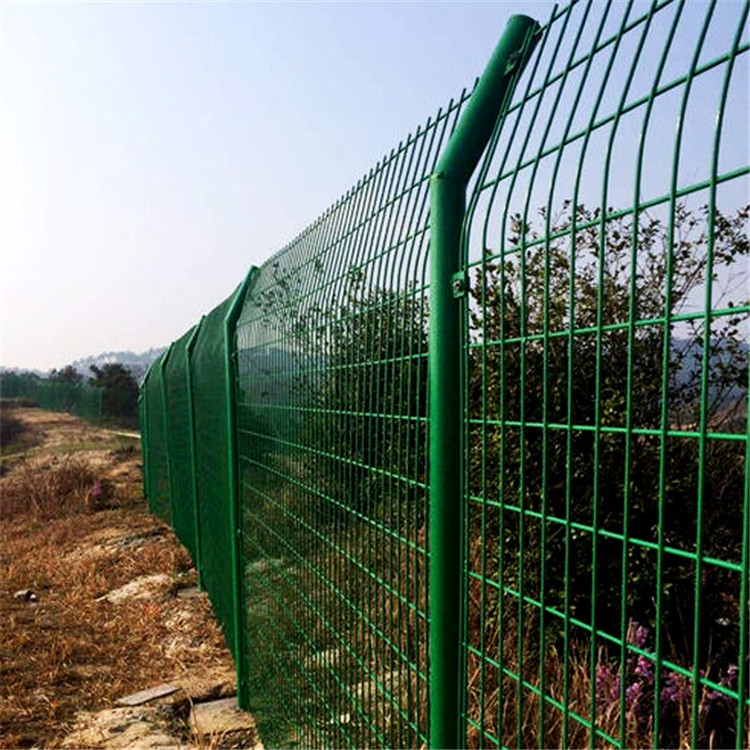 學(xué)校雙邊絲護(hù)欄網(wǎng)圖片4 學(xué)校雙邊絲護(hù)欄網(wǎng)圖片4