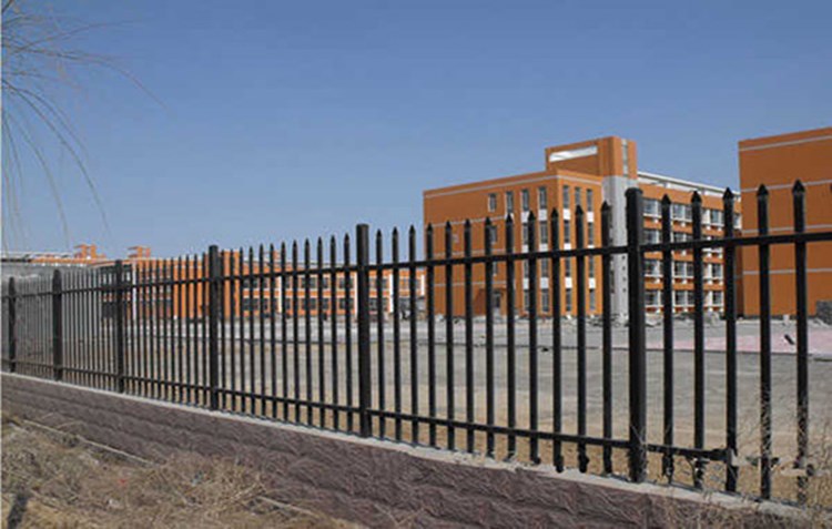 小區鋅鋼圍欄圖片1 小區鋅鋼圍欄圖片1