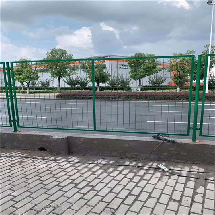 鐵路公路防護框架護欄圖片3 鐵路公路防護框架護欄圖片3