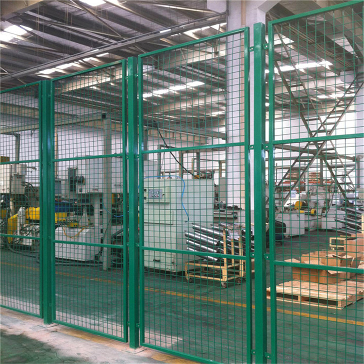 隔離網(wǎng)圍欄圖片1 隔離網(wǎng)圍欄圖片1