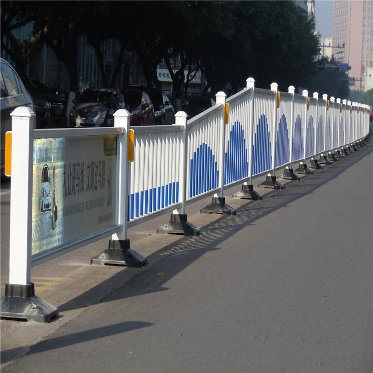 鋅鋼道路護欄圖片4 鋅鋼道路護欄圖片4