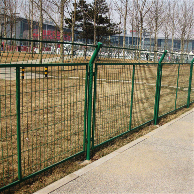 焊接網隔離柵圖片1 焊接網隔離柵圖片1