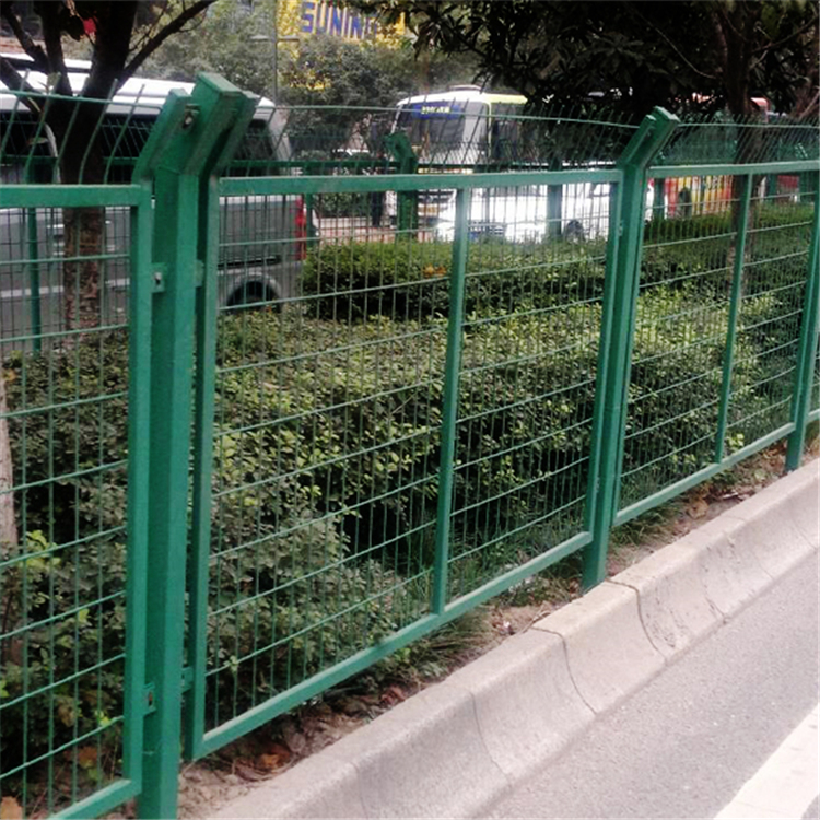 浸塑公路護欄網圖片3 浸塑公路護欄網圖片3