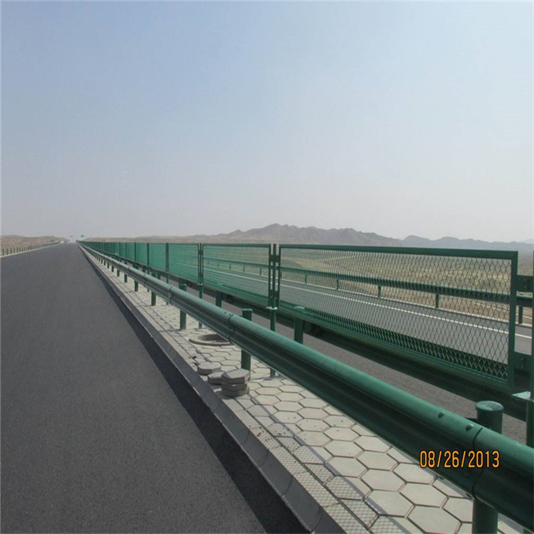 夜間燈光隔離網圖片3 夜間燈光隔離網圖片3