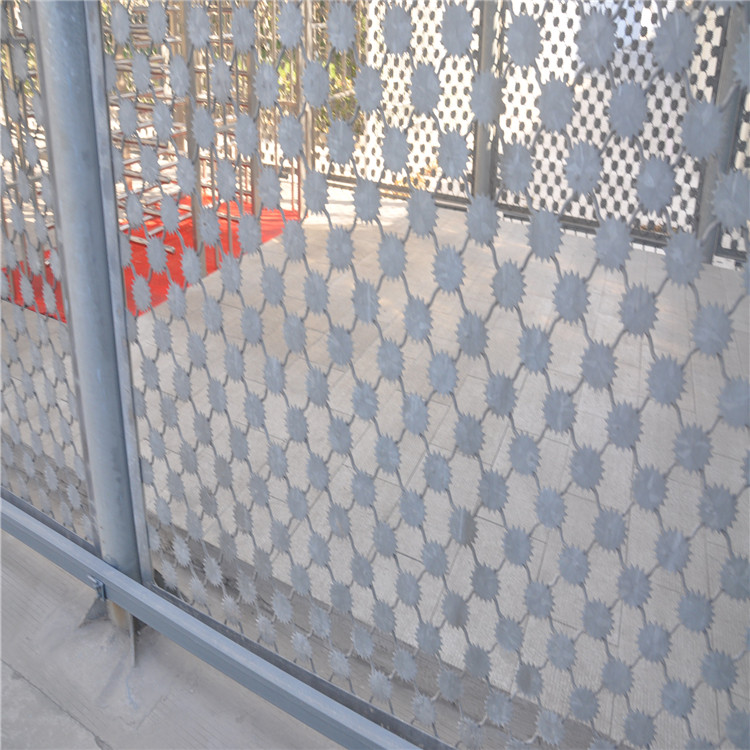 防攀爬梅花刺隔離網(wǎng)圖片4 防攀爬梅花刺隔離網(wǎng)圖片4