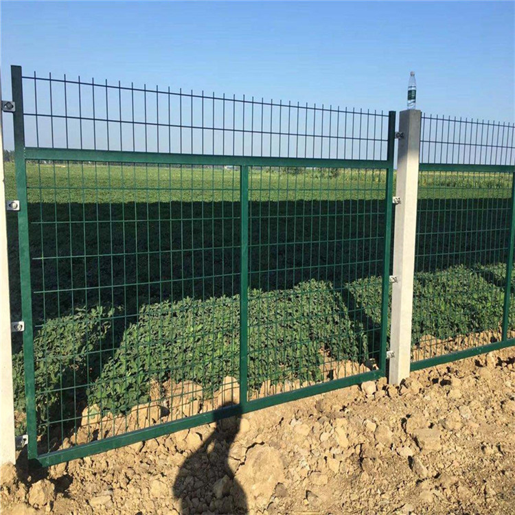 鐵路沿線隔離網圖片1 鐵路沿線隔離網圖片1