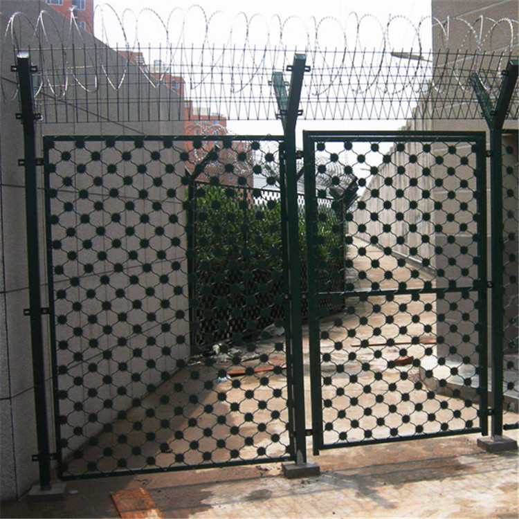 監(jiān)獄軍事禁區(qū)隔離網(wǎng)圖片3 監(jiān)獄軍事禁區(qū)隔離網(wǎng)圖片3