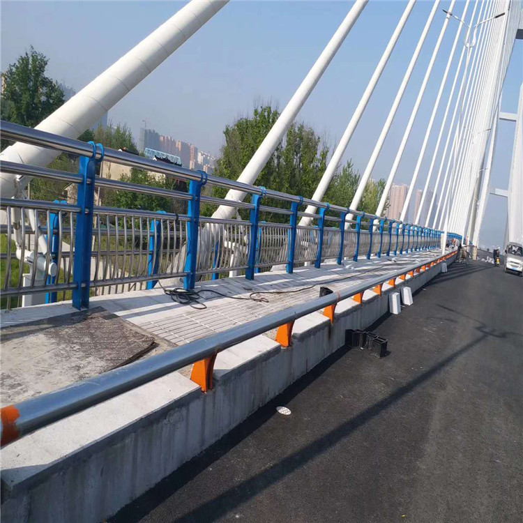 ?橋梁防撞隔離護(hù)欄圖片2 ?橋梁防撞隔離護(hù)欄圖片2