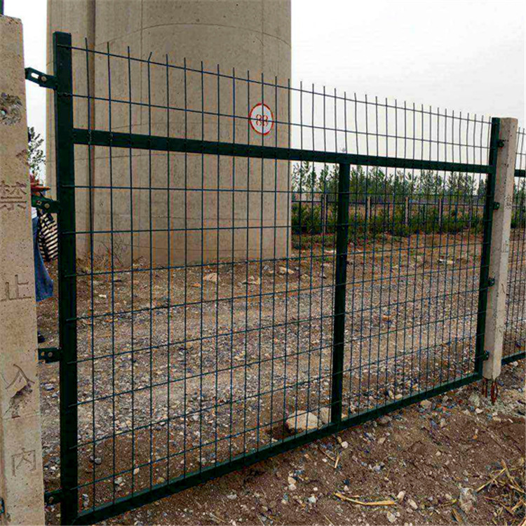 橋區(qū)金屬網(wǎng)片防護(hù)柵欄 圖片2 橋區(qū)金屬網(wǎng)片防護(hù)柵欄 圖片2