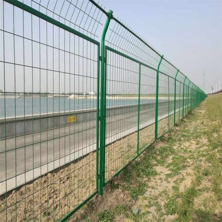 河道防護焊接隔離網圖片1