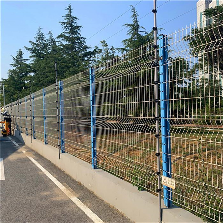 金屬折彎護欄網圖片3 金屬折彎護欄網圖片3