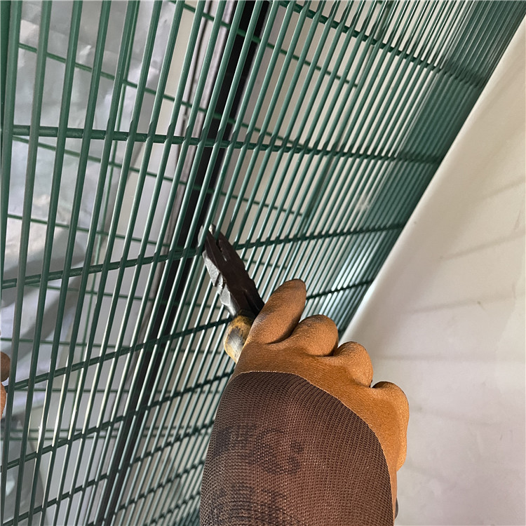  358監獄防攀爬網