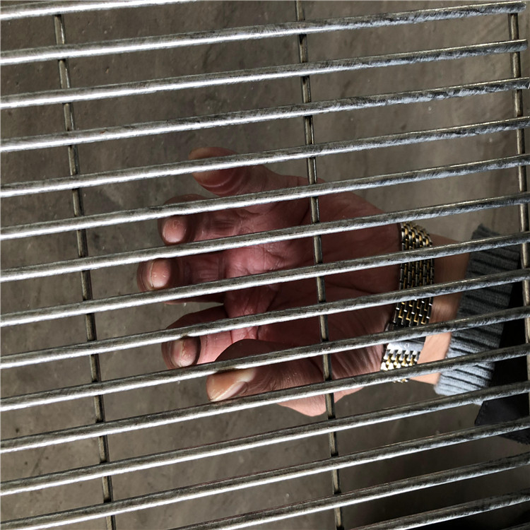  358監(jiān)獄防攀爬網圖片3