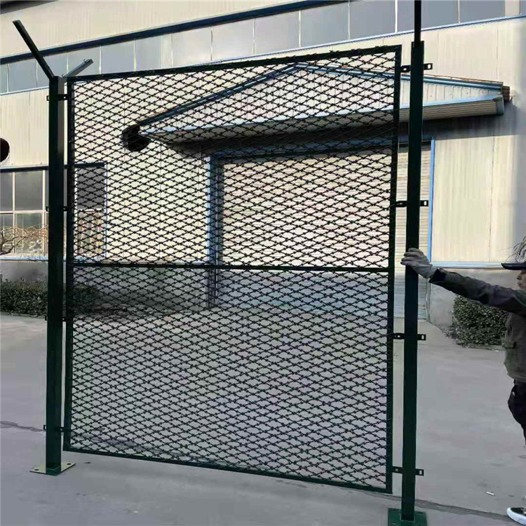 焊接刀片刺網(wǎng)使用場(chǎng)地圖片4 焊接刀片刺網(wǎng)使用場(chǎng)地圖片4